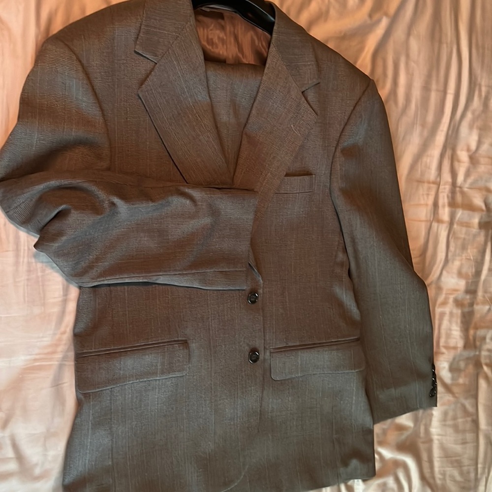 Pant and blazer suit set. Pant size 36x29. Blazer size large